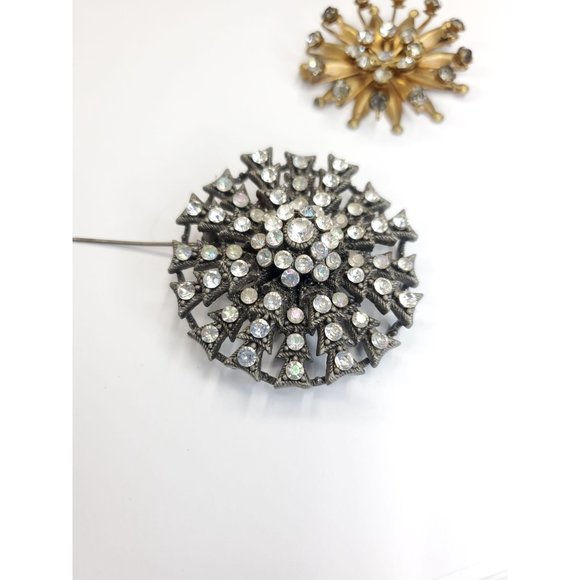 Pins - Picture 3 of 14